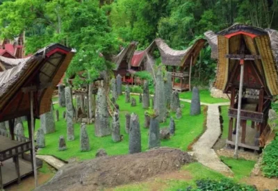 10 Destinasi Wisata Toraja yang Paling Populer Dikunjungi