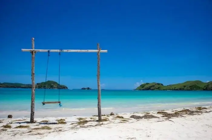 10 Wisata Pantai di Lombok yang Cantik dan Hits